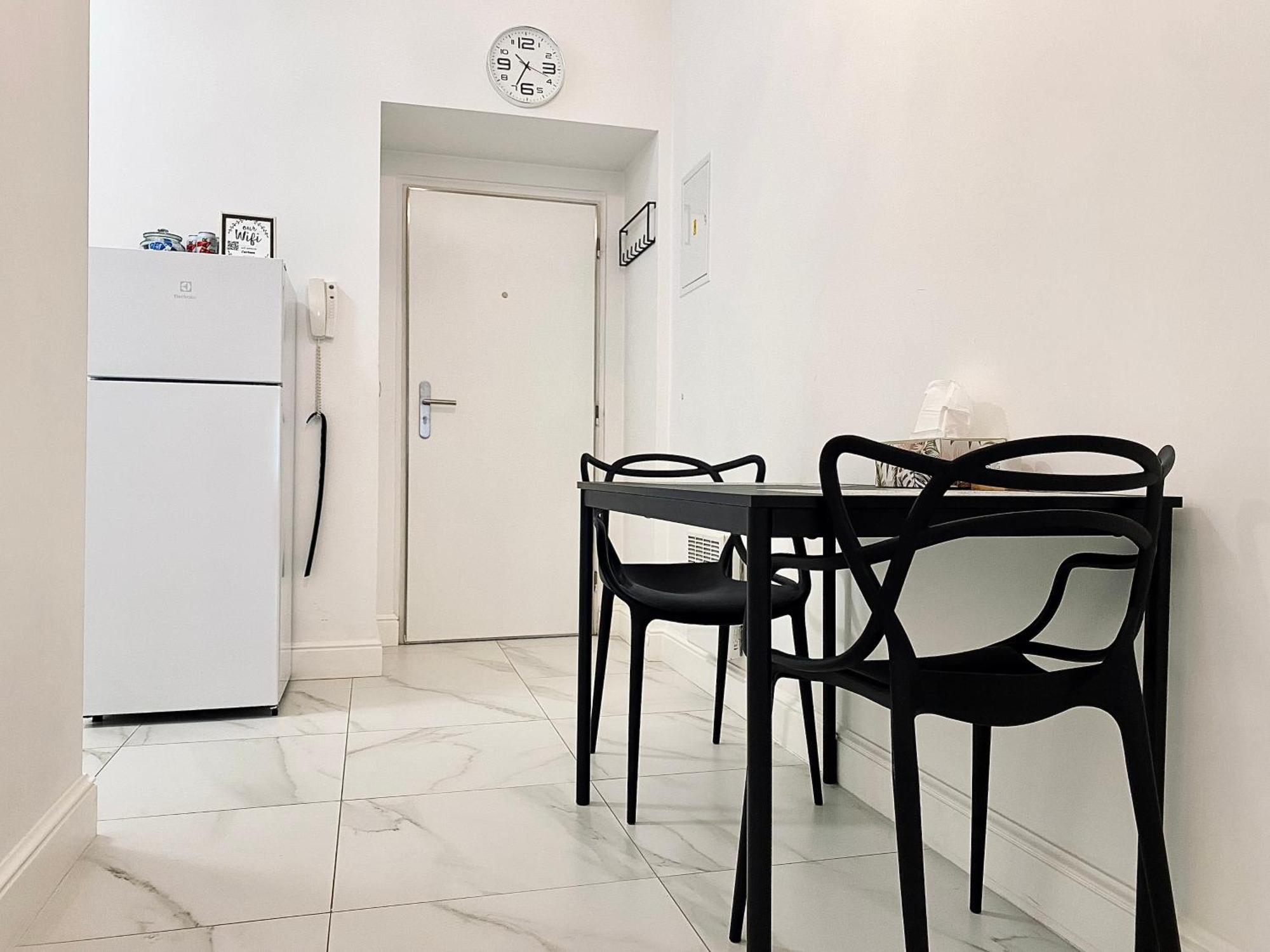 Апартаменты Stylish Retreat In A Lively Area
