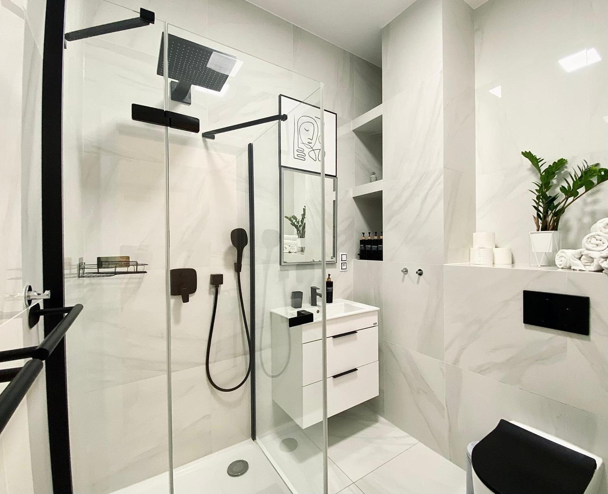 Stylish Retreat In A Lively Area Апартаменты